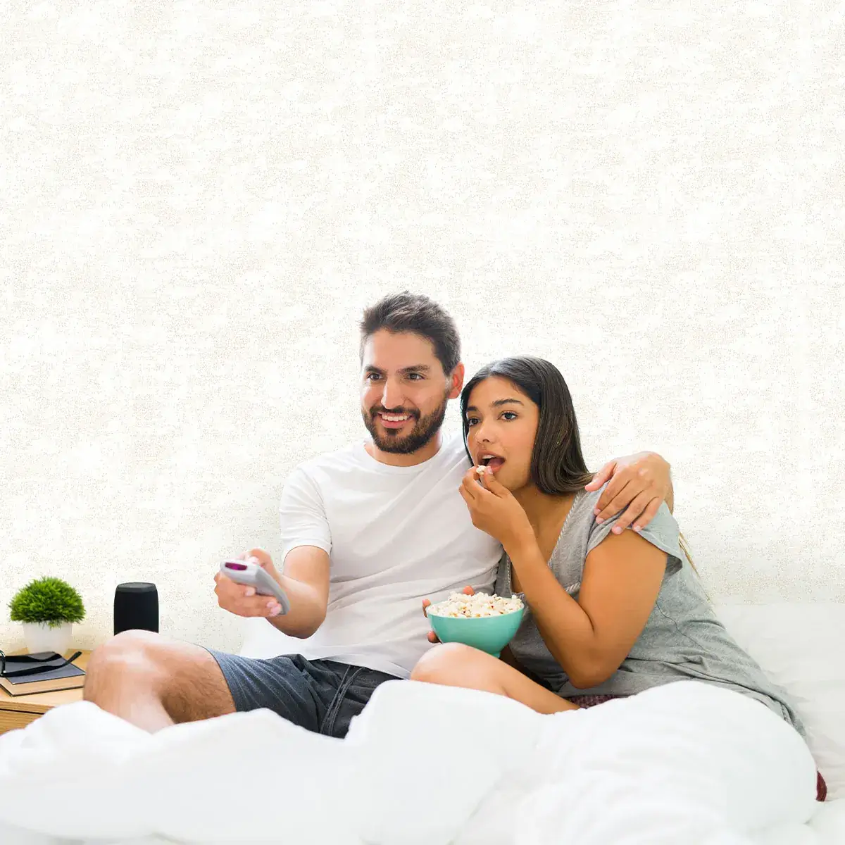 کاغذ دیواری پتینه کرم طلایی 6 کاغذ دیواری پتینه کرم طلایی