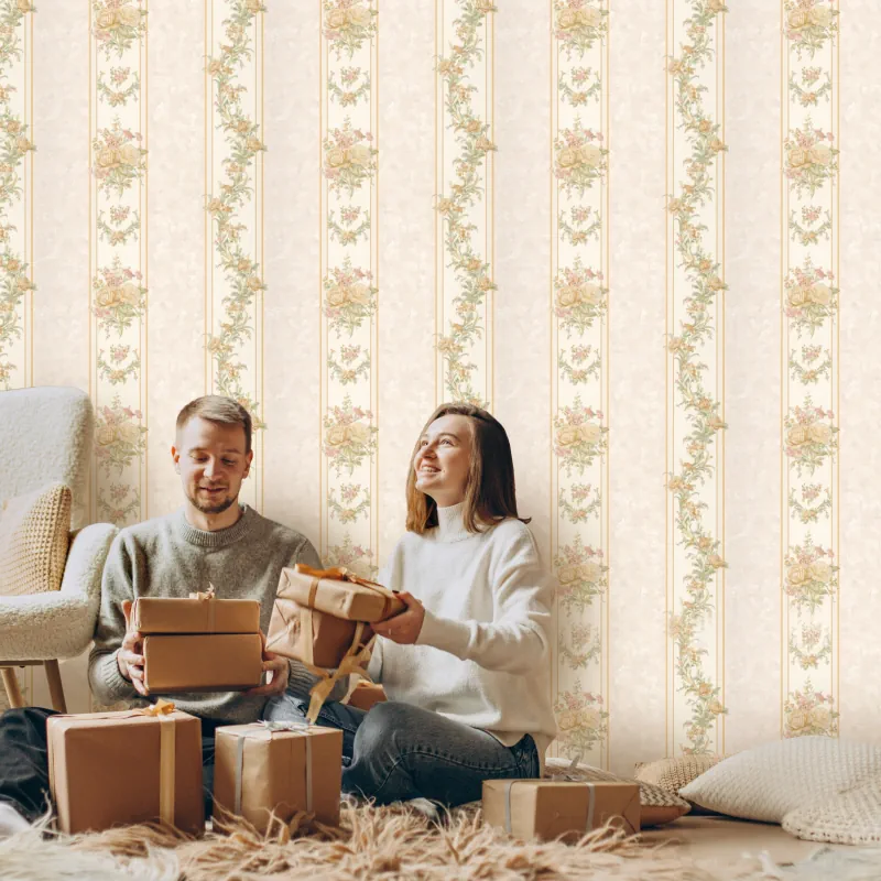 کاغذ دیواری راه راه کرم طلایی 2 کاغذ دیواری راه راه کرم طلایی