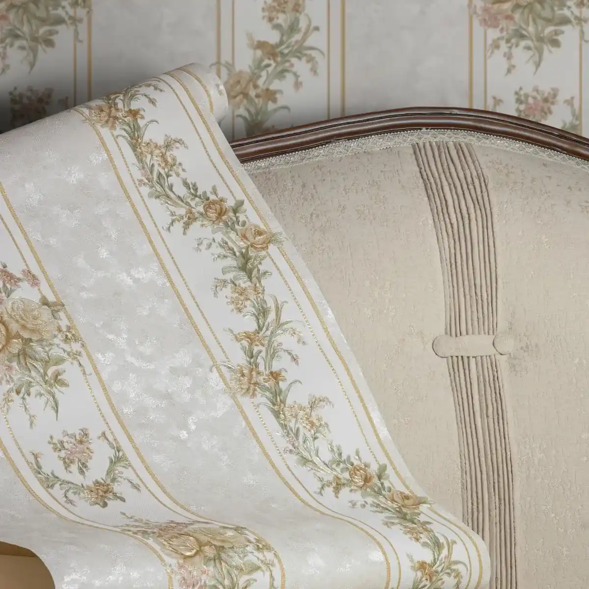 کاغذ دیواری راه راه کرم طلایی 6 کاغذ دیواری راه راه کرم طلایی